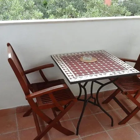 In With Terrace, Air Conditioning, Wi-fi, Dishwasher