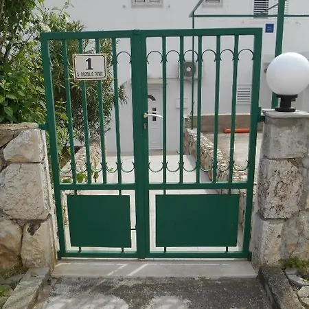 In With Terrace, Air Conditioning, Wi-fi, Dishwasher